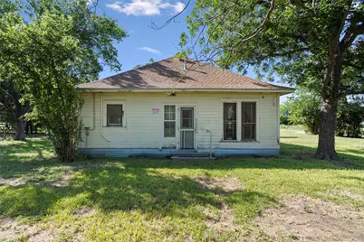 1104 E Umlang Street, Thorndale, TX 76577 - Photo 24