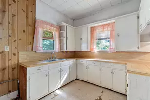 1104 E Umlang St, Thorndale, TX 76577 - Photo 8