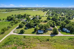 1104 E Umlang St, Thorndale, TX 76577 - Photo 30