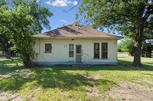 1104 E Umlang St, Thorndale, TX 76577 - Photo 24