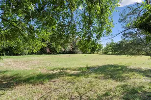 1104 E Umlang St, Thorndale, TX 76577 - Photo 28
