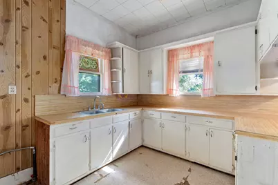 1104 E Umlang Street, Thorndale, TX 76577 - Photo 8
