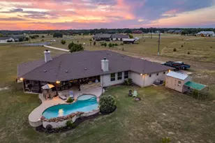 209 Stone House Dr, Liberty Hill, TX 78642 - Photo 2