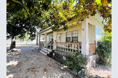 313 S Nolan Avenue, Cameron, TX 76520 - Photo 2