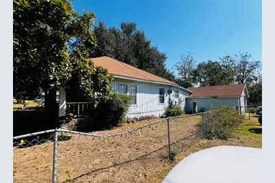 313 S Nolan Avenue, Cameron, TX 76520 - Photo 16