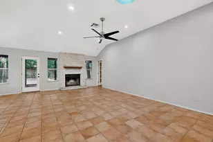 7441 Dallas Dr, Austin, TX 78729 - Photo 24