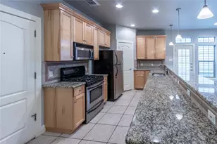 306 E 34th St, Austin, TX 78705 - Photo 4