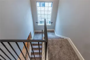 306 E 34th St, Austin, TX 78705 - Photo 14