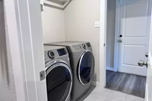 300 Colthorpe Ln, Hutto, TX 78634 - Photo 24