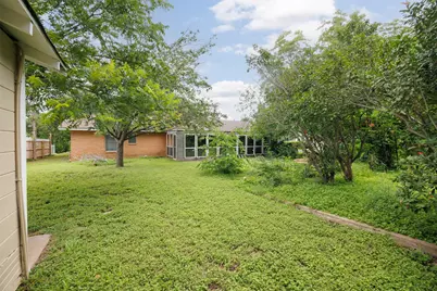 606 E Liberty Avenue, Round Rock, TX 78664 - Photo 16