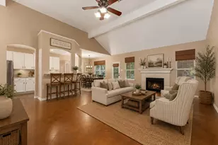 207 Cove Creek Dr, Spicewood, TX 78669 - Photo 2