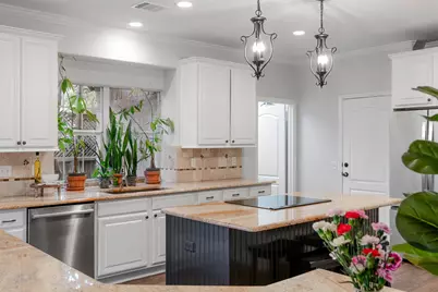 10019 Estancia Lane, Austin, TX 78739 - Photo 4