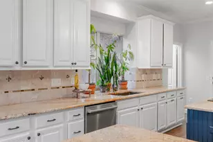 10019 Estancia Ln, Austin, TX 78739 - Photo 20