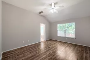 9305 Pioneer Forest Dr, Austin, TX 78744 - Photo 10