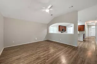 9305 Pioneer Forest Dr, Austin, TX 78744 - Photo 8
