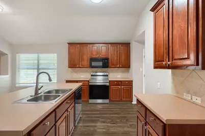 9305 Pioneer Forest Drive, Austin, TX 78744 - Photo 6