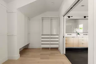 905 E 2nd St, Austin, TX 78702 - Photo 26