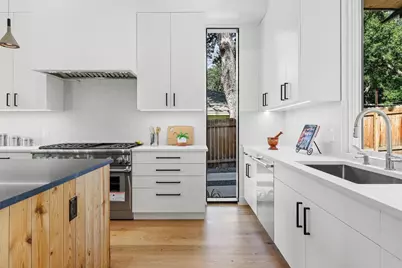 2001 Forest Trail, Austin, TX 78703 - Photo 20