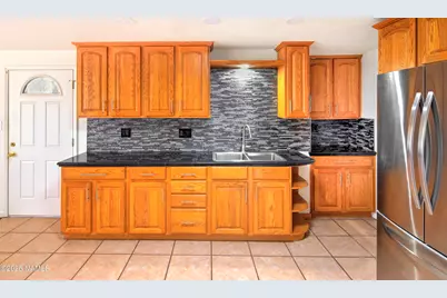 509 N Taylor Avenue, Winslow, AZ 86047 - Photo 12