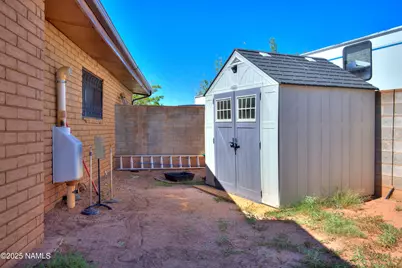 509 N Taylor Avenue, Winslow, AZ 86047 - Photo 6