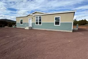 393 E Greenbriar Dr, Williams, AZ 86046 - Photo 2