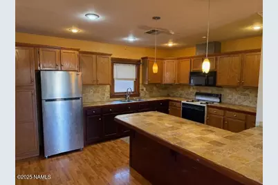 722 N Warren Avenue, Winslow, AZ 86047 - Photo 2