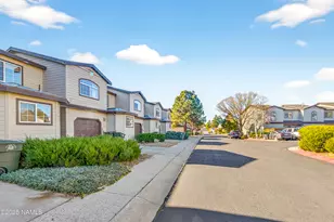 1303 E Stone Ridge Dr, Flagstaff, AZ 86001 - Photo 2