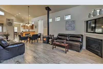210 W Cedar Avenue, Flagstaff, AZ 86001 - Photo 2