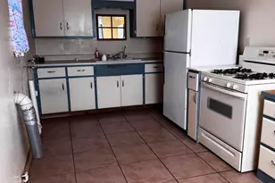 1012 W Aspinwall St, Winslow, AZ 86047 - Photo 2