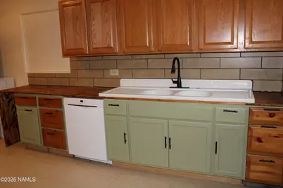 401 N Kinsley Avenue, Winslow, AZ 86047 - Photo 14