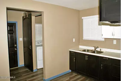 311 N Warren Avenue, Winslow, AZ 86047 - Photo 4