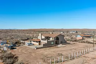 5731 Pleasant Ln, Winslow, AZ 86047 - Photo 2