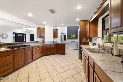 132 Papago Boulevard, Winslow, AZ 86047 - Photo 14
