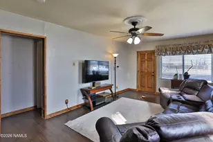 909 N Park Dr, Winslow, AZ 86047 - Photo 2
