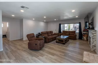 515 W Aspinwall Street, Winslow, AZ 86047 - Photo 2