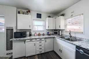 901 N Warren Ave, Winslow, AZ 86047 - Photo 14