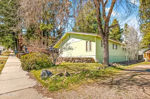 814 W Summit Ave, Flagstaff, AZ 86001 - Photo 2