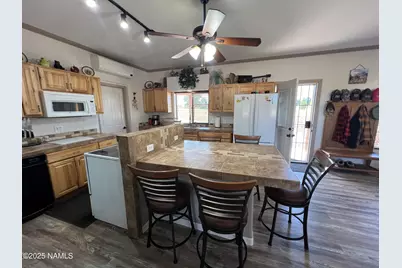 665 S Dust Devil Drive, Parks, AZ 86018 - Photo 12