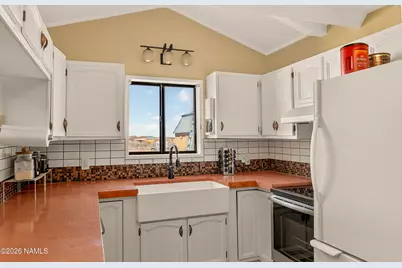 552 W Mountain View Street, Winslow, AZ 86047 - Photo 10