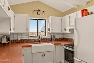 552 W Mountain View St, Winslow, AZ 86047 - Photo 10
