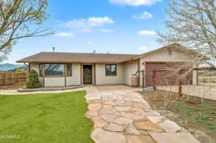 10145 N Aurora Dr, Flagstaff, AZ 86004 - Photo 1