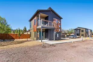 302 W Oak Ave, Flagstaff, AZ 86001 - Photo 1