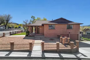 390 S 2nd St, Williams, AZ 86046 - Photo 2