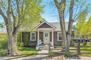 715 W Summit Ave, Flagstaff, AZ 86001 - Photo 1