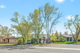715 W Summit Ave, Flagstaff, AZ 86001 - Photo 4