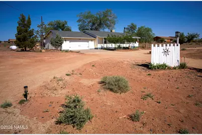 2201 Scenic View Drive, Winslow, AZ 86047 - Photo 2