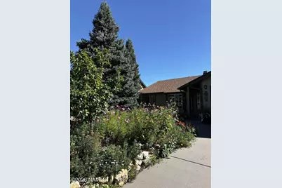 6719 E Eagle Crest Drive, Flagstaff, AZ 86004 - Photo 2