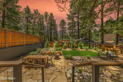 328 Kiowa, Flagstaff, AZ 86005 - Photo 2