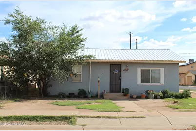 423 W Gilmore Street, Winslow, AZ 86047 - Photo 1