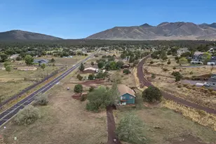 11285 Homestead Ln, Flagstaff, AZ 86004 - Photo 2